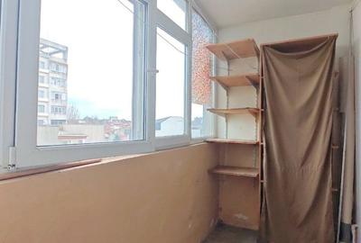 Apartament cu 2 camere decomandat, mobilat în Tomis I - 8
