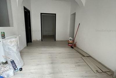 Apartament cu 3 camere semidecomandat în P-ța Unirii - 7