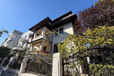 Casă individuală cu 4 camere decomandat cu Canalizare în Capitale