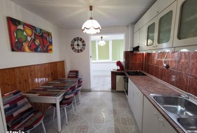 Apartament cu 3 camere decomandat în Exterior Vest - 2