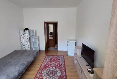 Garsonieră decomandată în Far