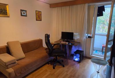 Apartament cu 2 camere semidecomandat în City Park Mall