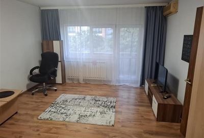 Garsonieră decomandată în Vitan