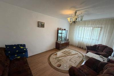Apartament cu 3 camere decomandat în Exterior Vest - 1