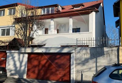 Casă cu 5 camere cu Canalizare în Eroii Revoluției - 1