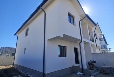 Casă cu 4 camere în Central