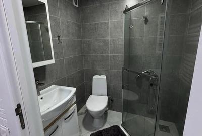 Garsonieră decomandată în Romană