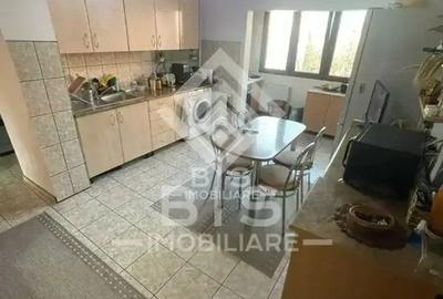 Apartament cu 2 camere decomandat în Central - 2