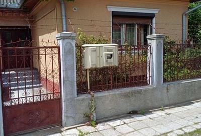 Casă cu 3 camere cu Teren 108 Mp în Central