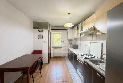 Apartament cu 3 camere decomandat în Plopilor