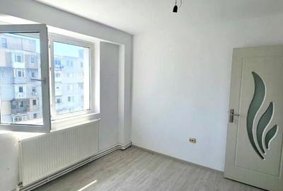 Apartament cu 2 camere decomandat în Viziru 3