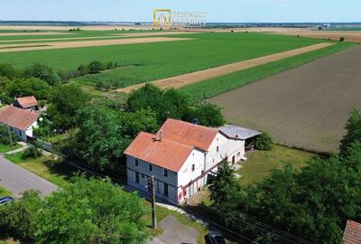 Casă individuală cu 5 camere cu Canalizare în Variașu Mare - 1