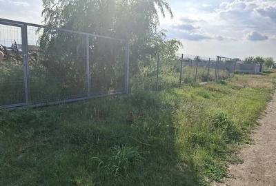 Teren de 550 mp, în 1 Decembrie