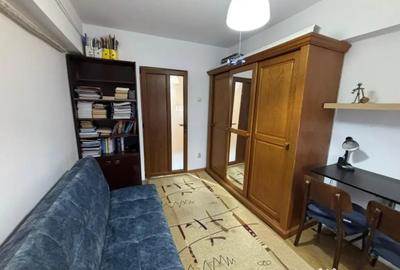 Apartament cu 4 camere decomandat în Central - 2
