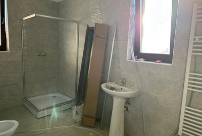 Casă cu Teren 250 Mp în Central - 1