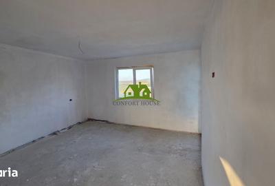 Casă cu 5 camere cu Teren 3600 Mp în Central
