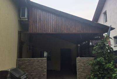 Casă cu 5 camere cu Teren 700 Mp în Șendreni