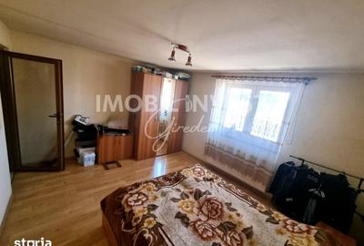Casă cu 10 camere cu Teren 680 Mp în Central - 1