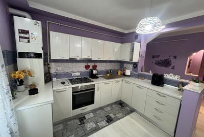 Apartament cu 3 camere decomandat în Sud