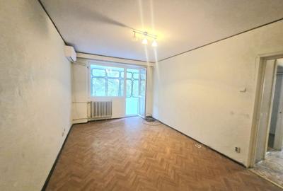 Apartament cu 3 camere decomandat în Tineretului