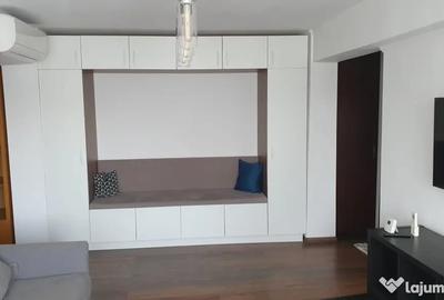 Apartament cu 3 camere semidecomandat în Central