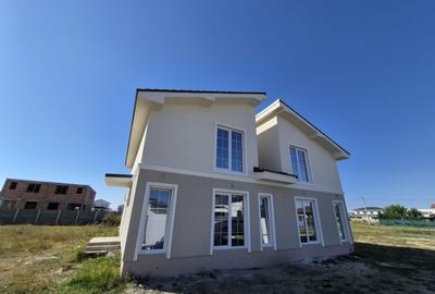 Duplex cu 4 camere cu Canalizare în Moșnița Nouă