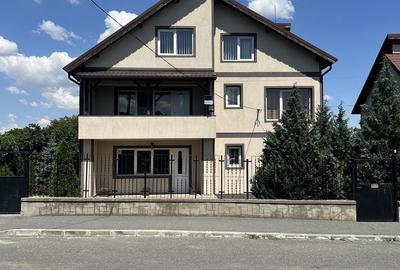 Casă cu 4 camere în Central - 1