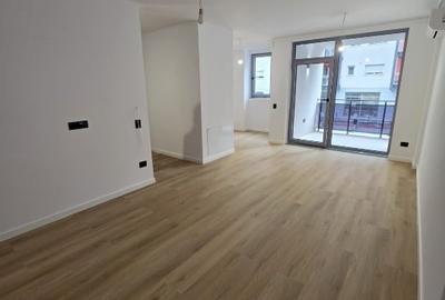 Apartament cu 2 camere decomandat în Torontalului