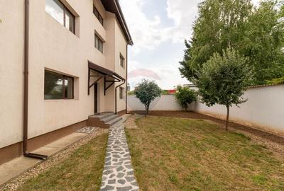 Casă individuală cu 9 camere cu Teren 400 Mp în Est - 3