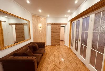 Apartament cu 2 camere semidecomandat, mobilat în Cișmigiu