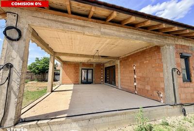 Casă cu 5 camere cu Teren 1330 Mp în Moșnița Nouă