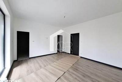 Casă cu 5 camere cu Teren 308.5 Mp în Albert - 2