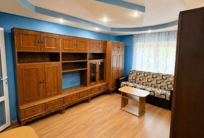 Apartament cu 2 camere decomandat în Calea București
