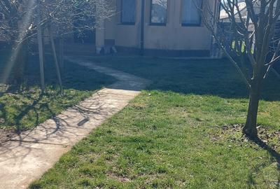 Casă cu 10 camere cu Canalizare în Grădiștea - 1