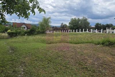 Teren de 871 mp, în Mușcel