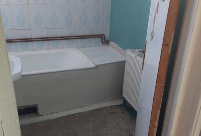 Apartament cu 3 camere decomandat în Onești - 4