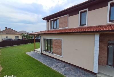 Casă cu 5 camere cu Teren 601 Mp în Apahida