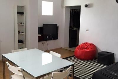 Apartament cu 2 camere semidecomandat, mobilat în Bucureștii Noi