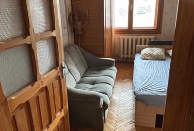 Apartament cu 4 camere decomandat în Gară