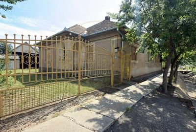 Casă individuală cu 4 camere cu Canalizare în Carei - 1