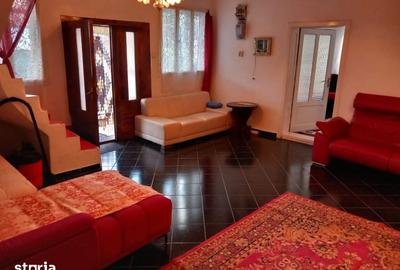 Casă cu 9 camere cu Teren 1800 Mp în Buteni - 6