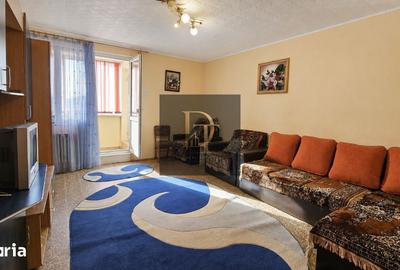Apartament cu 2 camere decomandat în Tractorul