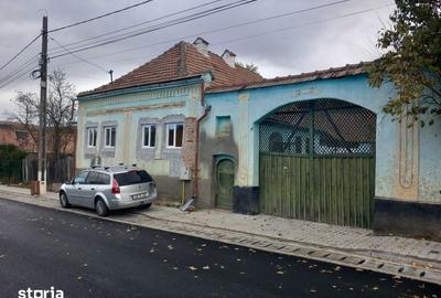 Casă cu 2 camere decomandat cu Teren 80 Mp în Șeica Mică - 1