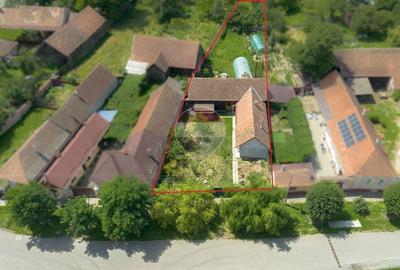 Casă cu 2 camere cu Teren 931 Mp în Șinca