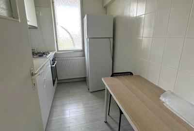 Apartament cu 2 camere decomandat în Berceni