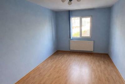 Apartament cu 3 camere decomandat în Exterior Vest - 1