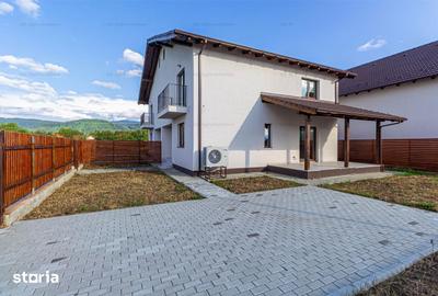 Casă cu 4 camere cu Canalizare în Cristian - 2