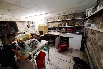 Casă individuală cu 7 camere cu Teren 1660 Mp în Pietroasa - 10