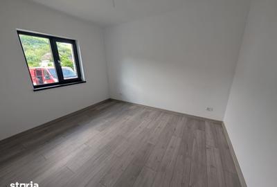 Casă cu 4 camere cu Teren 400 Mp în Hemeiuș - 12