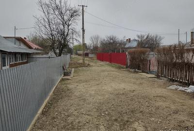 Casă cu Teren 4600 Mp în Central